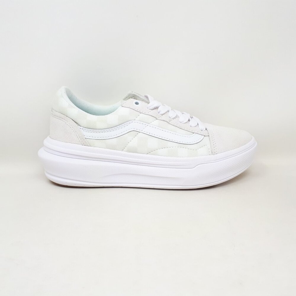 Vans Women's Platform Old Skool Sneaker in White